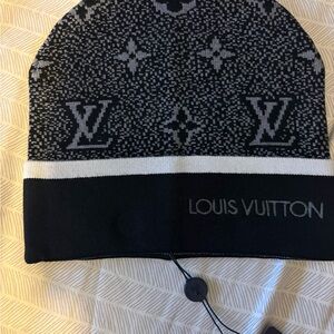 Louis Vuitton Monogram Black and White Hat